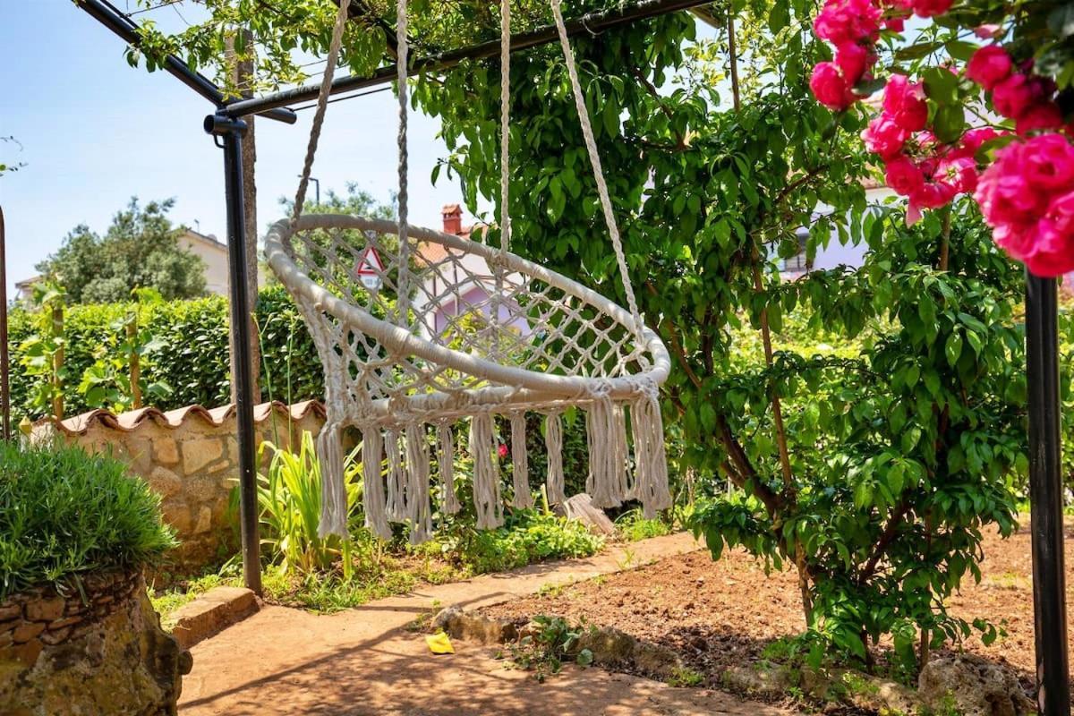 Flora Relax House, Free Parking Villa Peroj Bagian luar foto